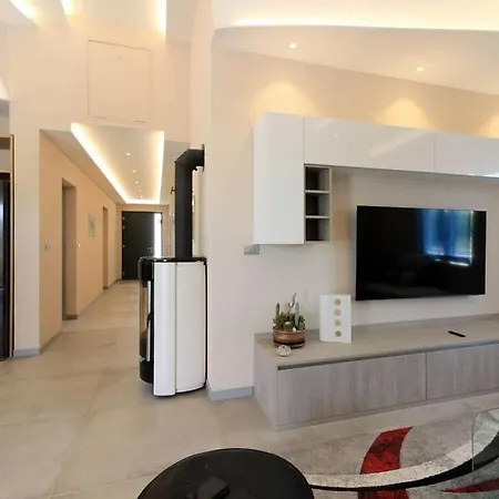 Riz With Private Pool Holiday home Pula